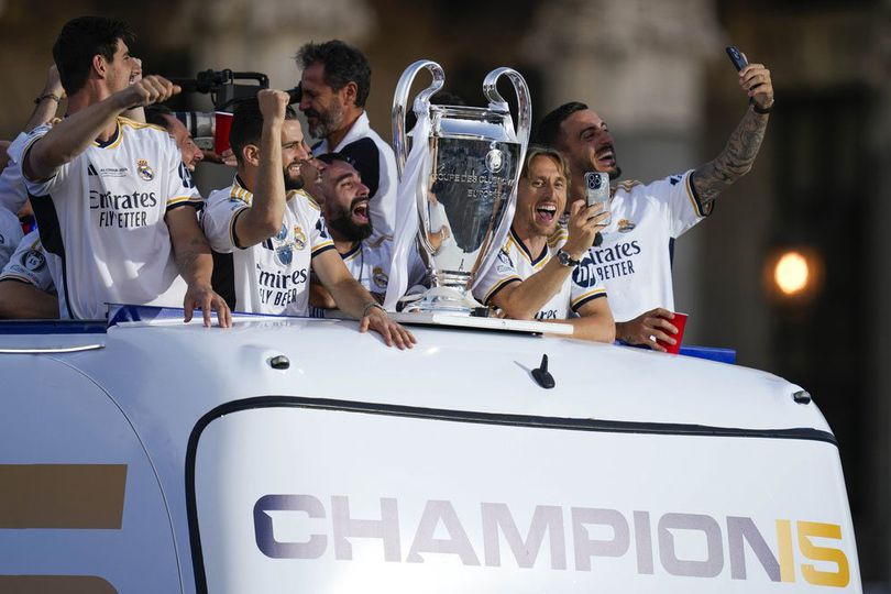 Real Madrid Bisa 7 Gelar Musim Ini